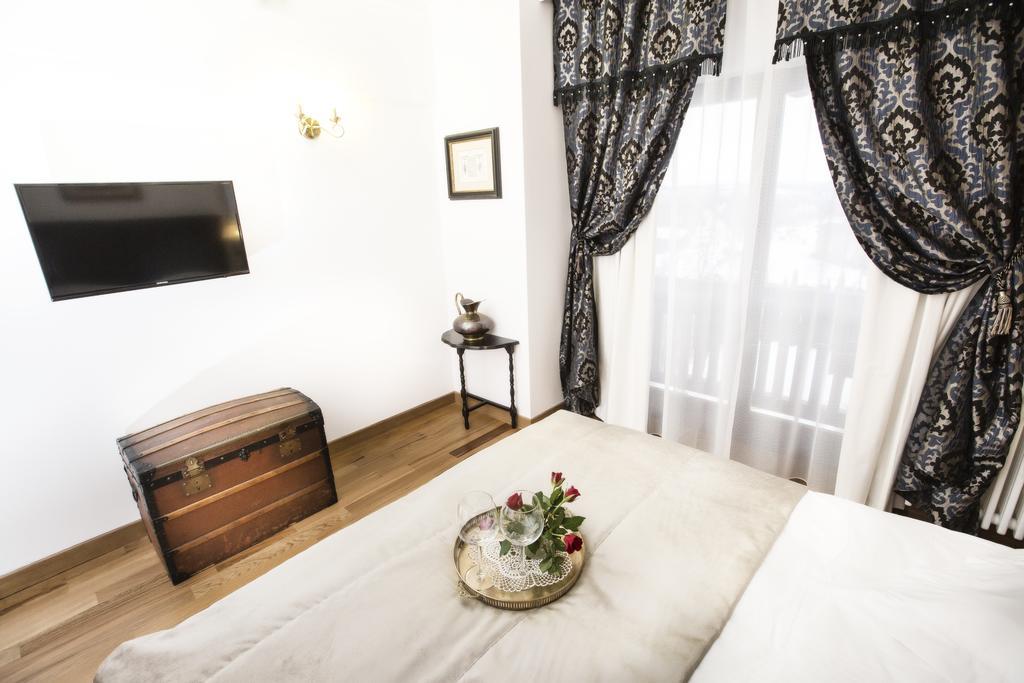 Casa Din Bran - Inn Center Экстерьер фото